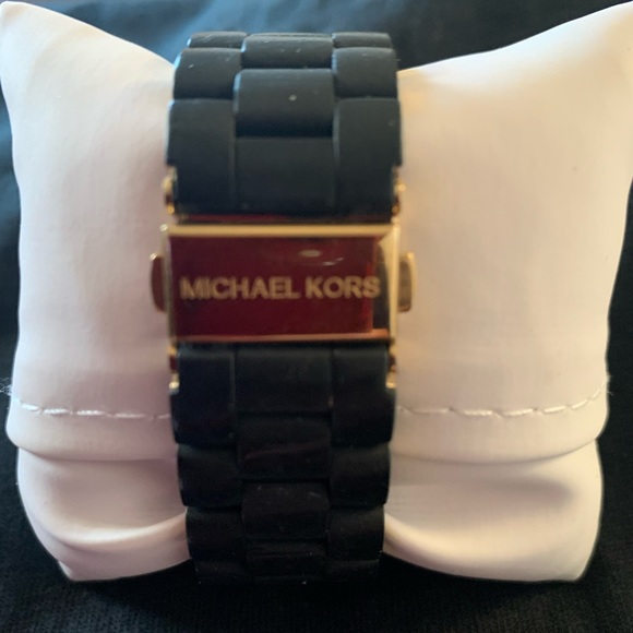 Gorgeous MK watch - Picture 4 of 8